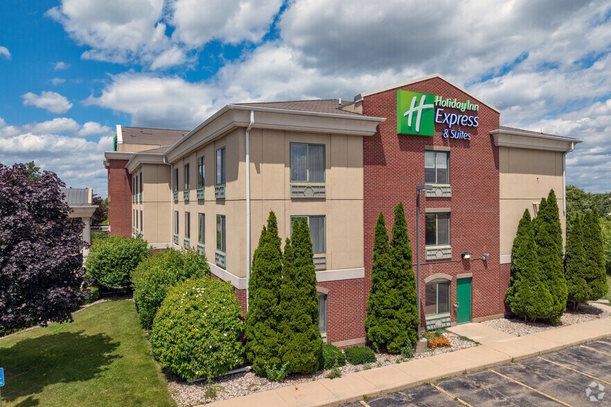 More Photos Of 3630 E Cork St, Kalamazoo Hotel For Sale