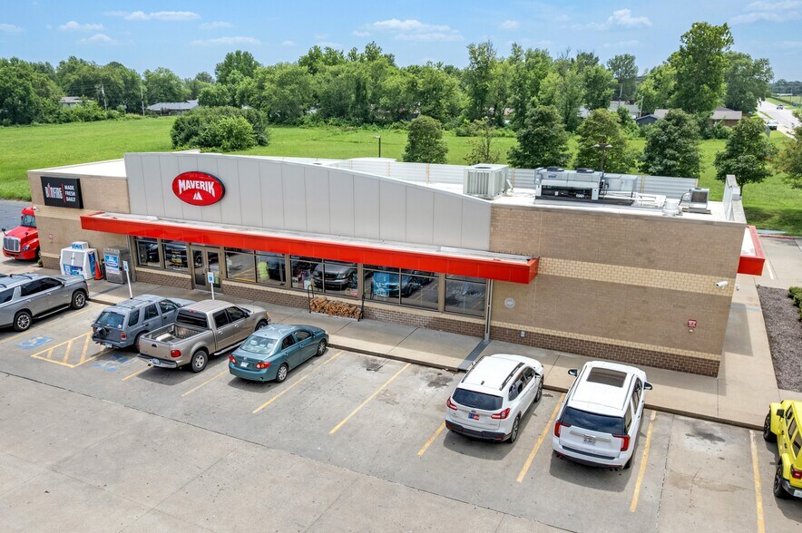 More Photos Of 2351 W Sunset Ave, Springdale Convenience Store For Sale