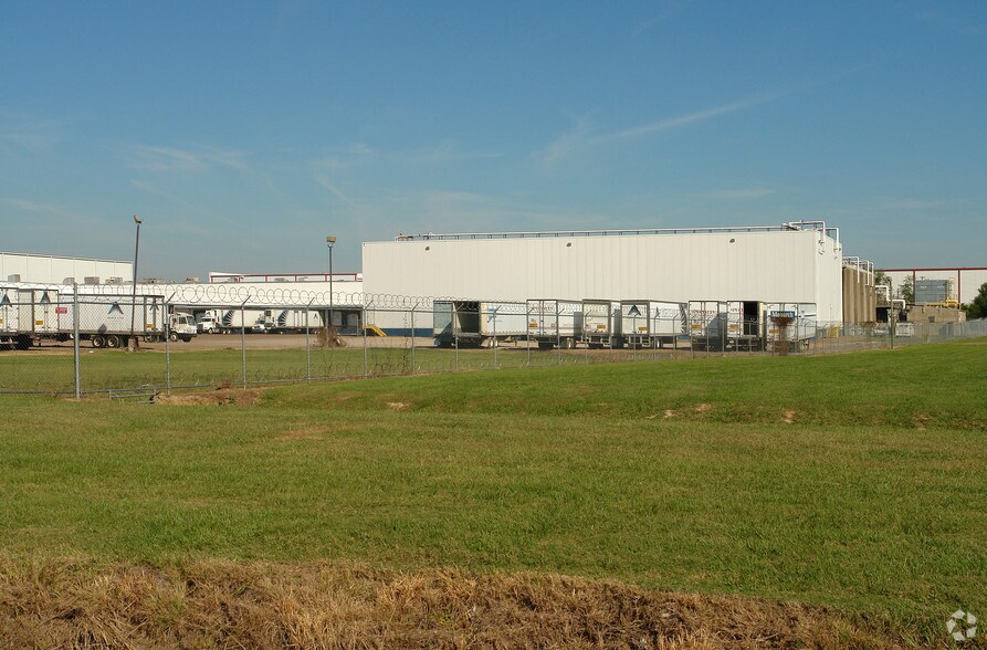 More Photos Of 4240 Industrial Dr, Jackson Distribution For Sale