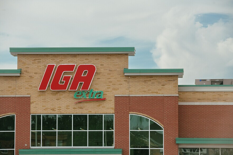 More Photos Of 450 Rue Blainville E, Sainte-Thérèse Unknown For Lease