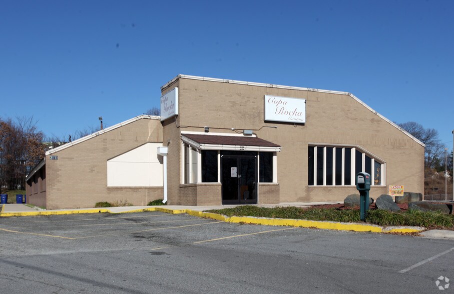 Primary Photo Of 3010 Sands Dr, Greensboro Restaurant For Lease