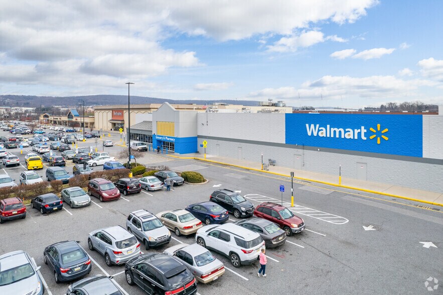 More Photos Of 2801 E Market St, York General Retail For Lease