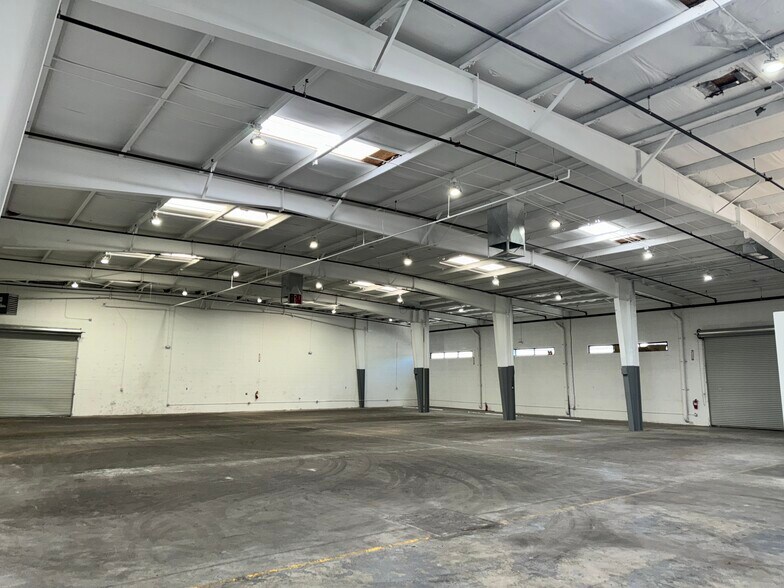 More Photos Of 11323 Rojas Dr, El Paso Warehouse For Lease