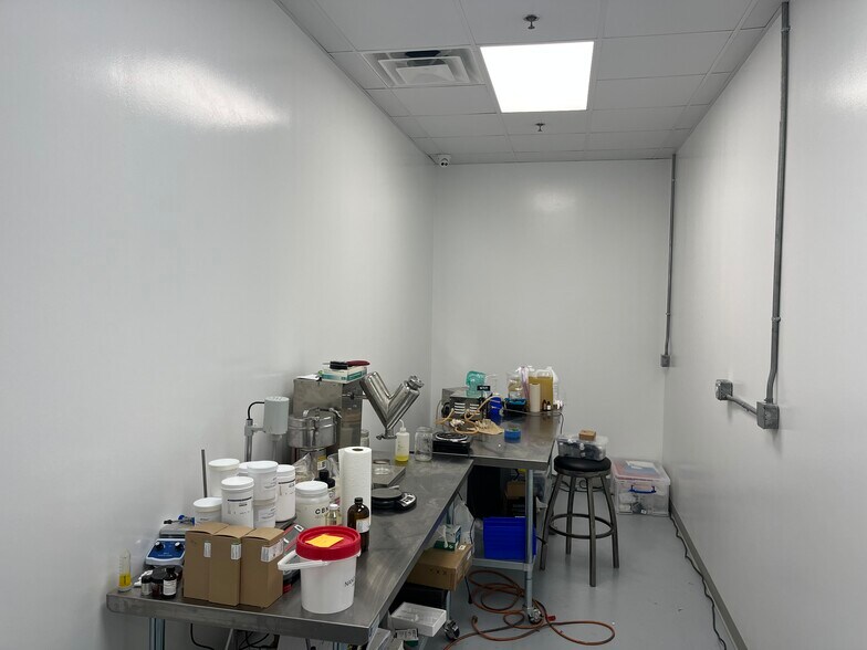 More Photos Of 112 E Industrial Blvd, Cleburne Warehouse For Sale