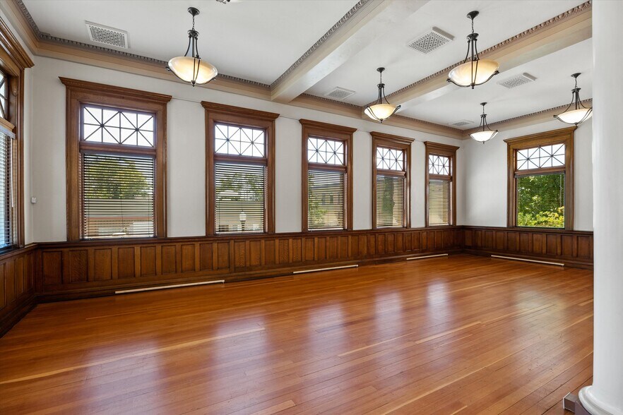 More Photos Of 909 Jefferson St, Red Bluff Specialty For Sale