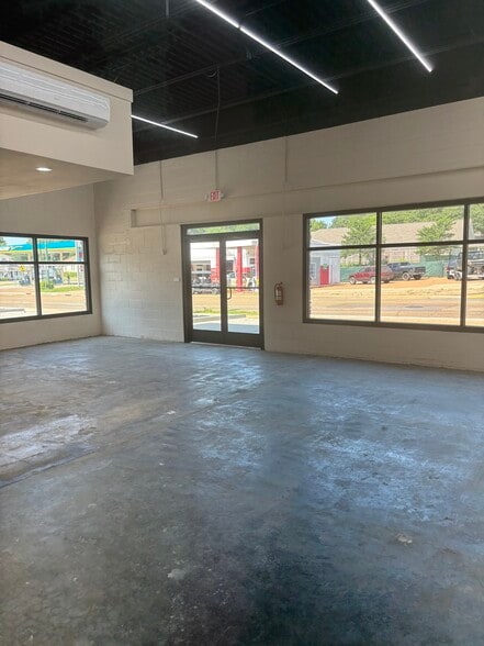 More Photos Of 328 N Highland Ave, Jackson Freestanding For Lease