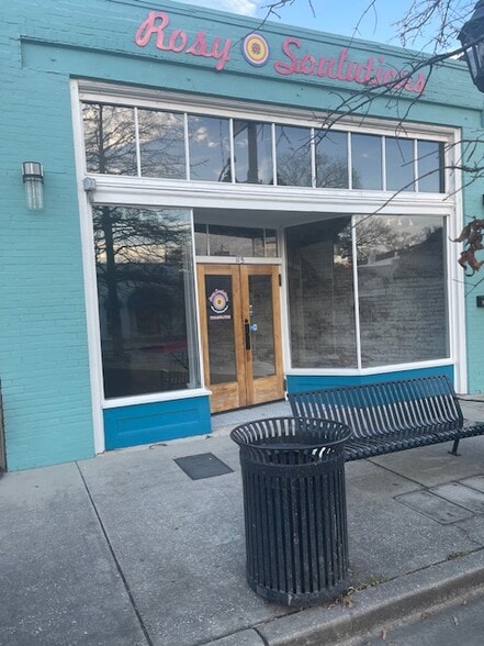 More Photos Of 115 Gordon St, Chickamauga Storefront For Sale