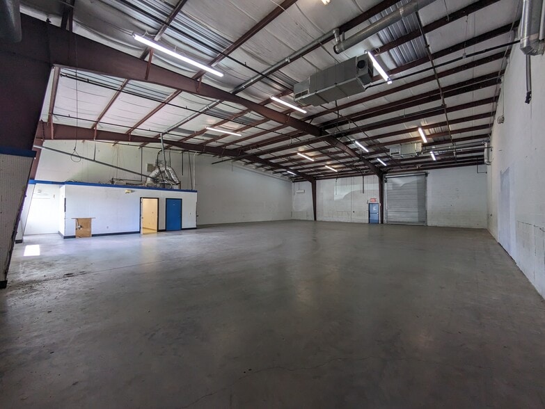 More Photos Of 6250-6270 Clarity Ct, Sarasota Unknown For Lease