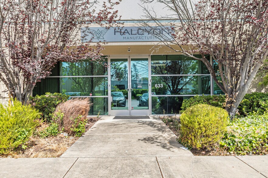 More Photos Of 633-651 Giguere Ct, San Jose Manufacturing For Sale