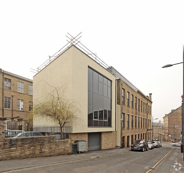 911 Peckover St, Bradford, WYK BD1 5BD Coworking Space