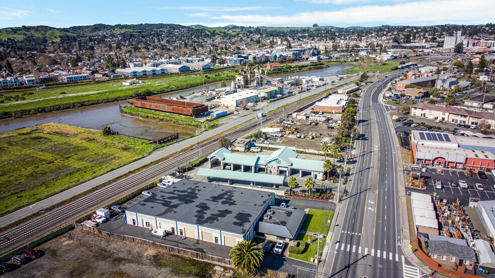 More Photos Of 660 Lakeville St, Petaluma Industrial For Sale