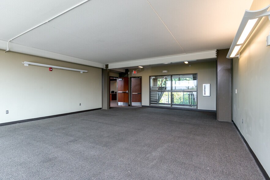 More Photos Of 1632 McCain Ln, Manhattan Sorority Fraternity House For Sale