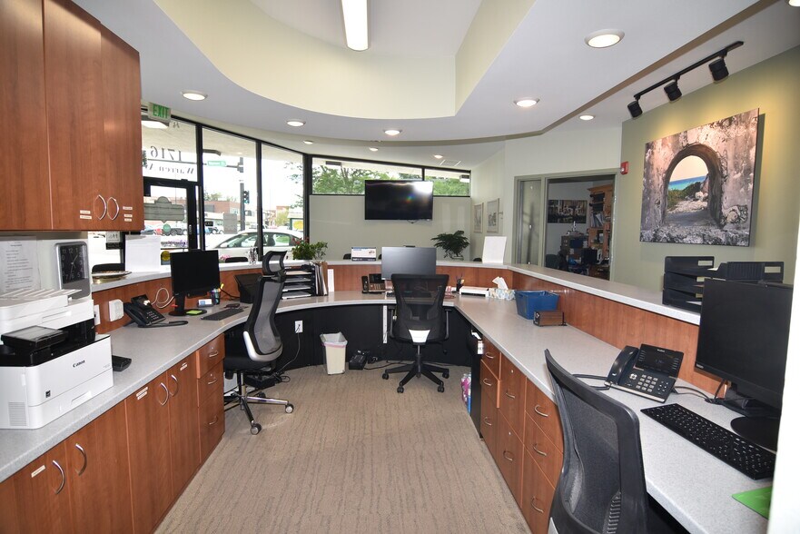 More Photos Of 1716 Warren Ave, Cheyenne Medical For Sale