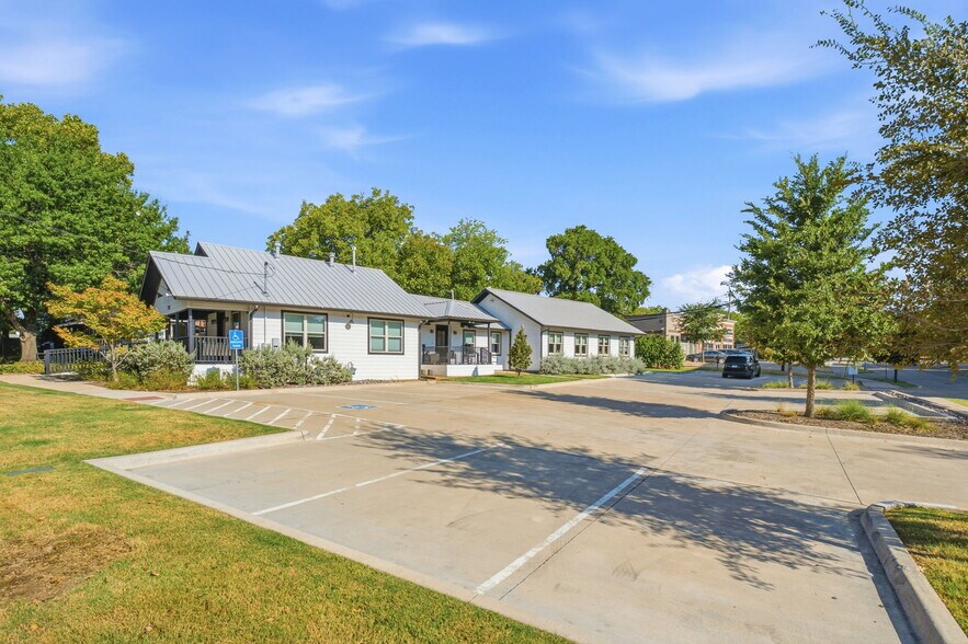 More Photos Of 7274 Elm St, Frisco Office For Sale
