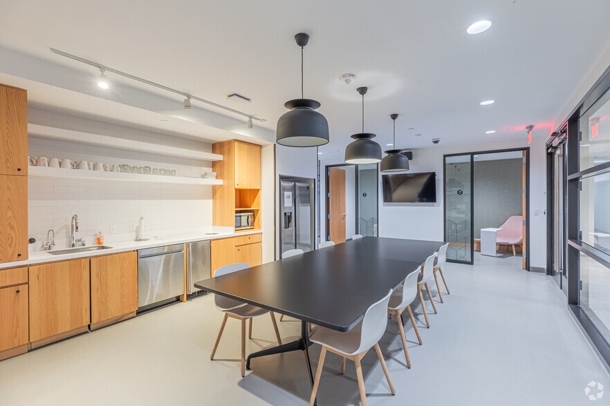 More Photos Of 1420 Kettner Blvd, San Diego Coworking Space