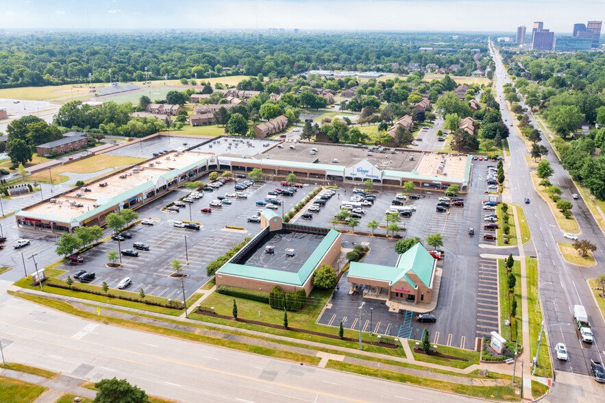 Primary Photo Of 19715-19855 W Twelve Mile Rd, Southfield Unknown For Lease