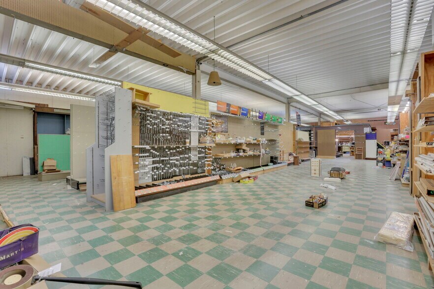 More Photos Of , Lancaster General Retail For Sale