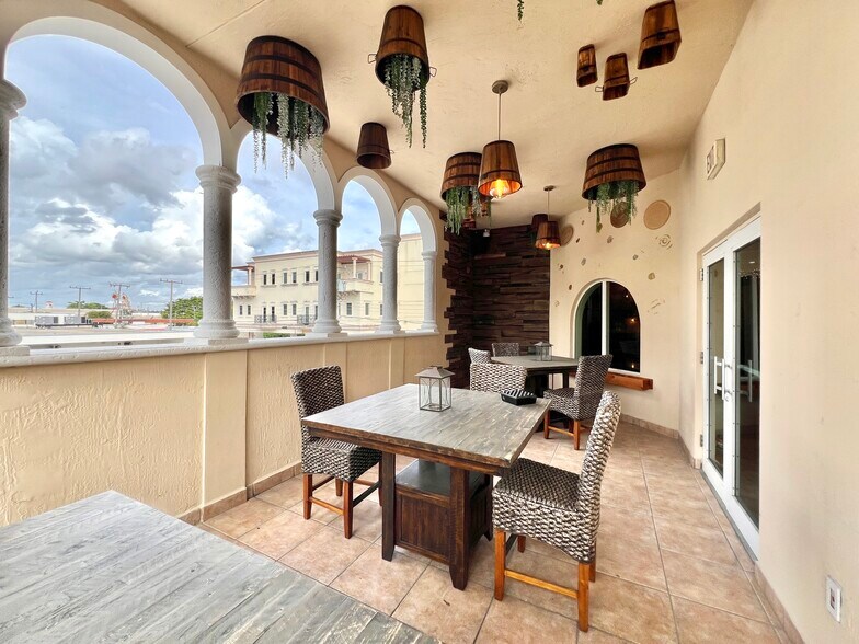 More Photos Of 223 Valencia Ave, Coral Gables Restaurant For Sale