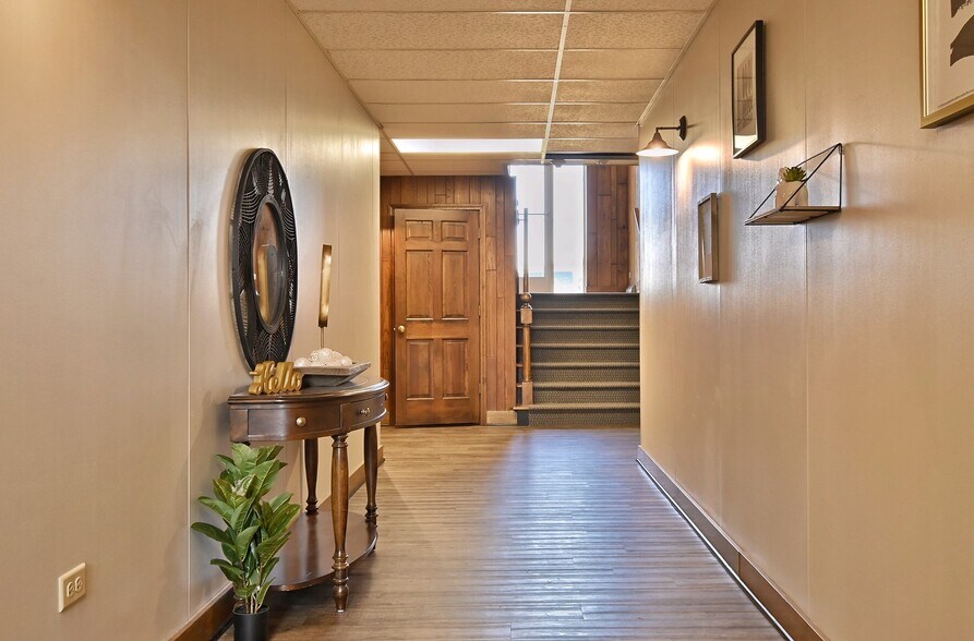 More Photos Of 425 S Adams St, Green Bay Office For Lease