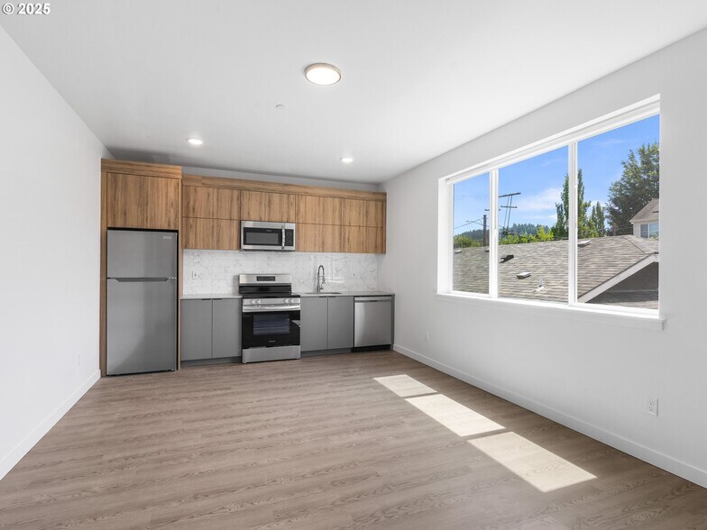More Photos Of 11 NE 55th Ave, Portland Apartments For Sale