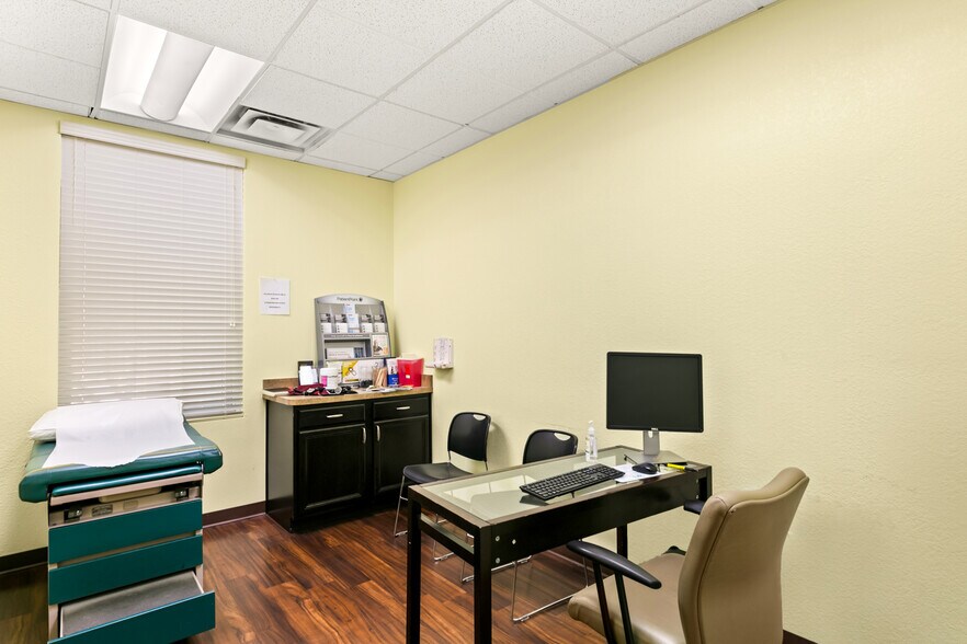 More Photos Of 7170 Smoke Ranch Rd, Las Vegas Office For Lease