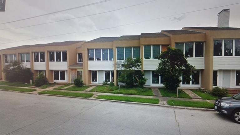 More Photos Of 2724 Crossview Dr, Houston Storefront Retail Office For Lease