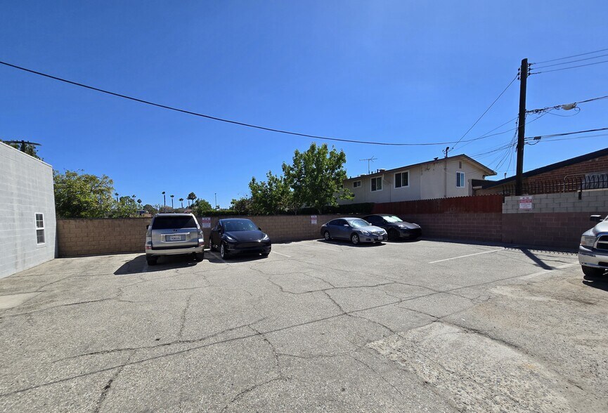 More Photos Of 6871 Beach Blvd, Buena Park Freestanding For Sale