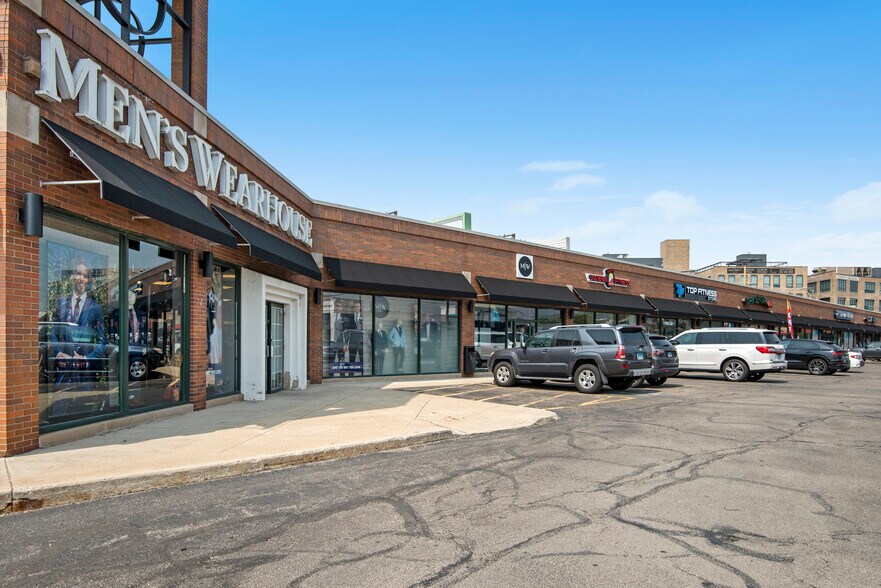 More Photos Of 2070-2112 N Clybourn Ave, Chicago Freestanding For Lease