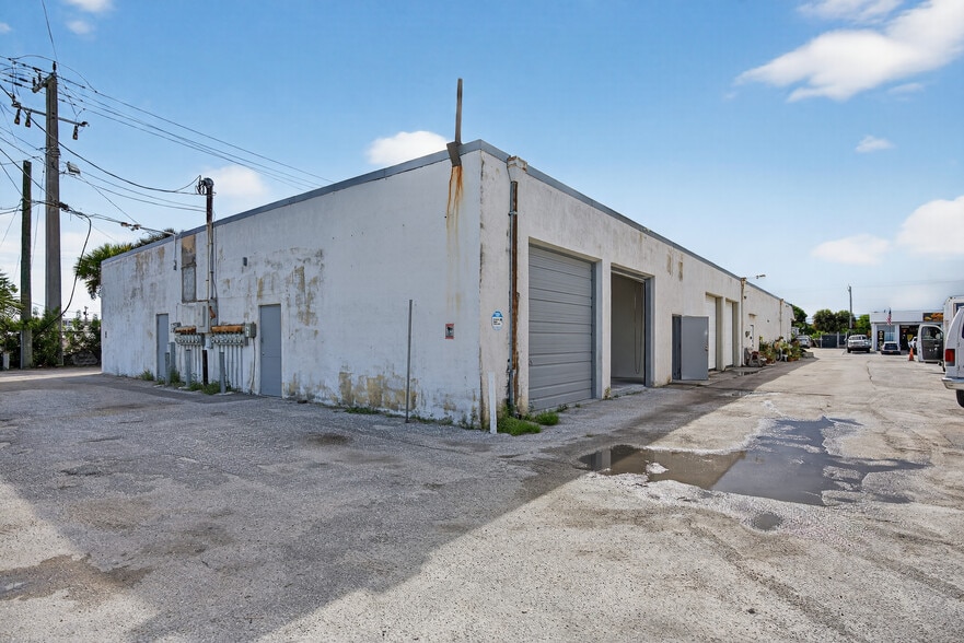 More Photos Of 1460 Cypress Dr, Jupiter Warehouse For Sale