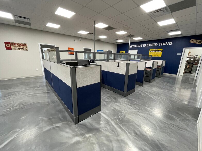More Photos Of 4680 Lake Industrial Blvd, Tavares Warehouse For Sale