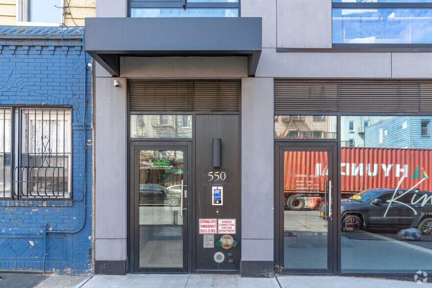 More Photos Of 550 Metropolitan Ave, Brooklyn Apartments For Lease