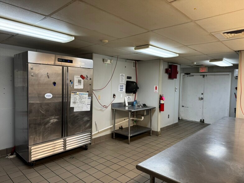 More Photos Of 553 W Main St, Sylva Restaurant For Lease