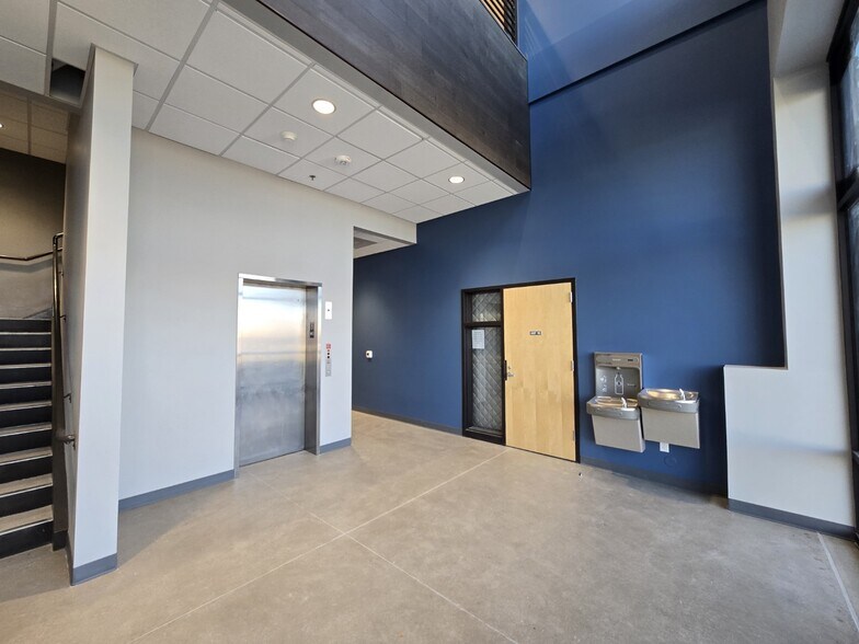 More Photos Of 1360 Horizon Ave, Lafayette Warehouse For Sale