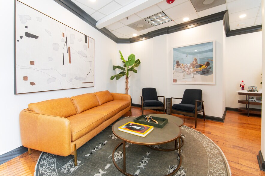 More Photos Of 442 W Kennedy Blvd, Tampa Office For Lease