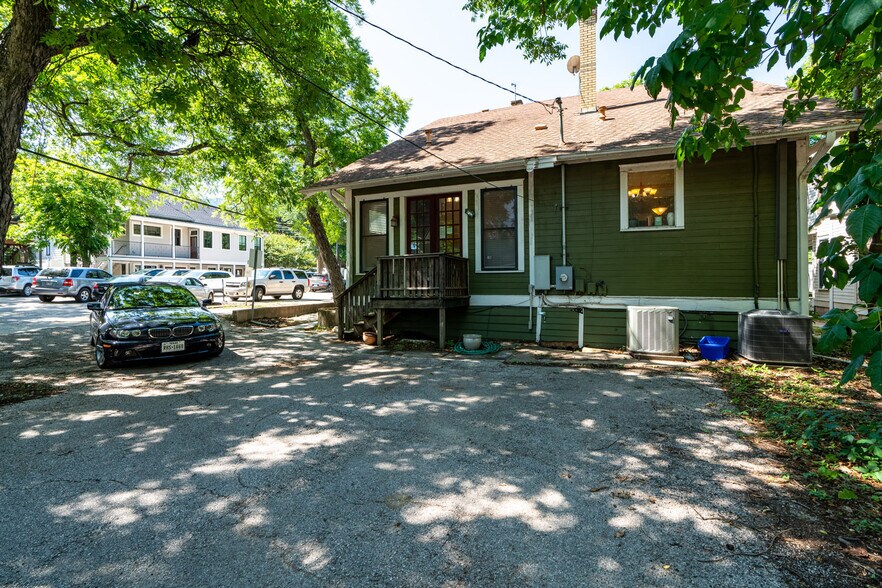 More Photos Of 806 W 11th St, Austin Office Residential For Lease