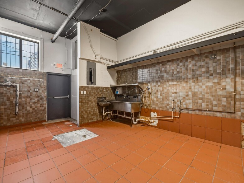 More Photos Of 225 95th St, Surfside Storefront For Lease