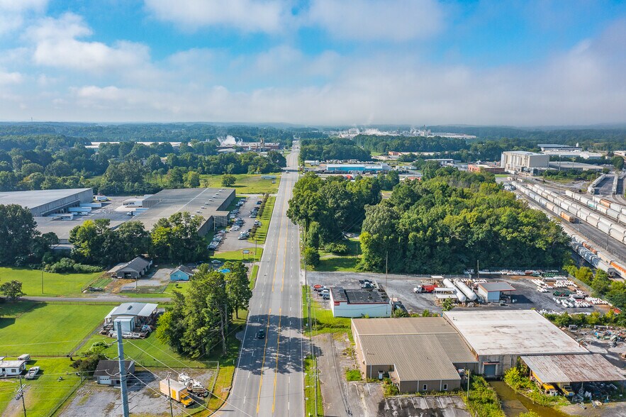 More Photos Of 506 Bear Creek Rd, Dalton Manufacturing For Sale