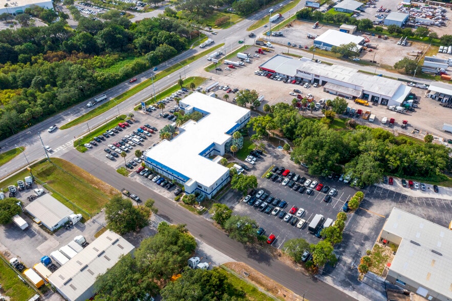 More Photos Of 5118 N 56th St, Tampa Office For Lease