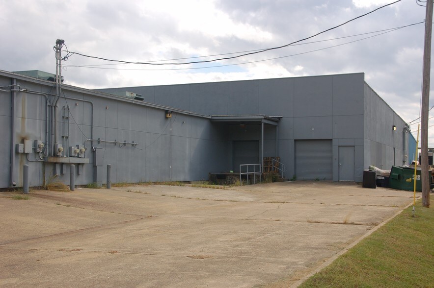 More Photos Of 2315-2319 Texas Blvd, Texarkana Storefront For Sale