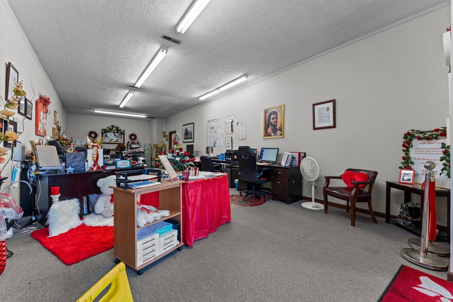 More Photos Of 402-406 Harris Ave, Raeford Storefront Retail Office For Sale