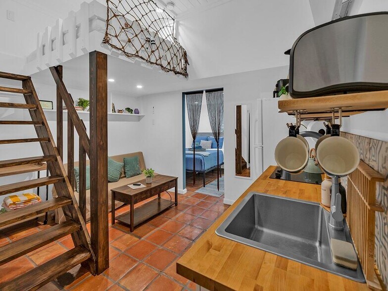 More Photos Of 1944 NE 5th St, Deerfield Beach Apartments For Sale