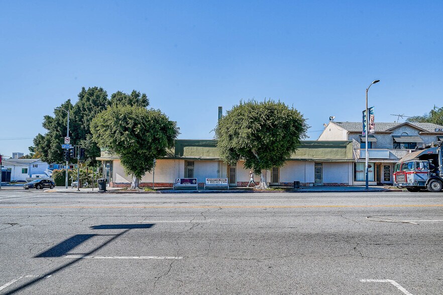 More Photos Of 10627 W Pico Blvd, Los Angeles Freestanding For Lease
