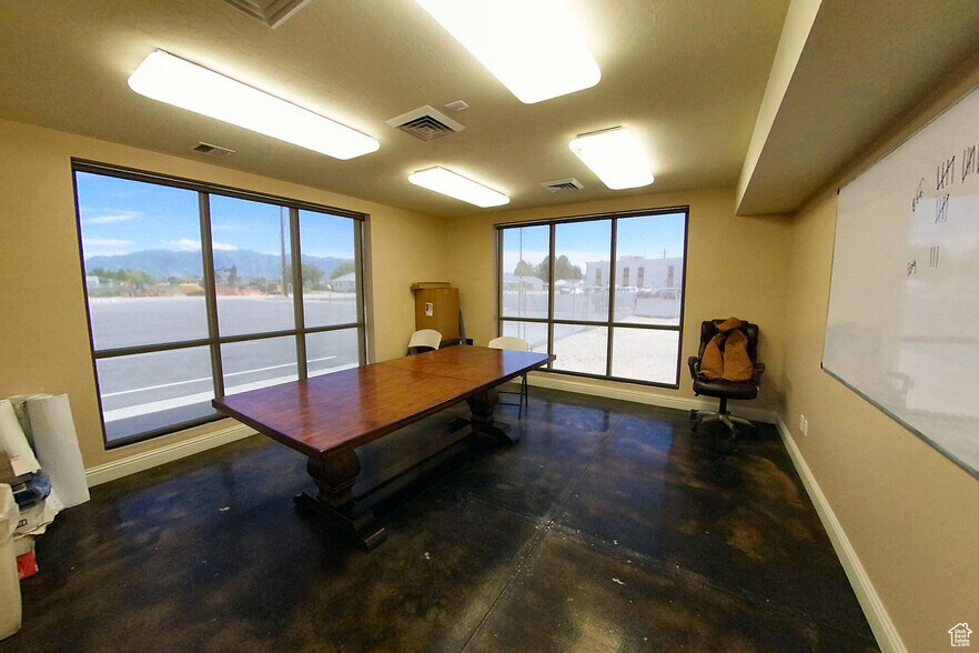 More Photos Of 848 S 2000 W, Syracuse Unknown For Lease