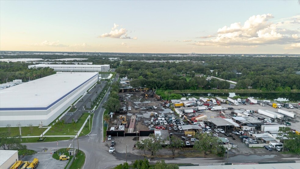 More Photos Of 5404 24th Ave S, Tampa Auto Salvage Facility For Sale