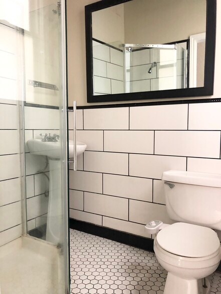 More Photos Of 1659-1665 Haight St, San Francisco Hotel For Lease
