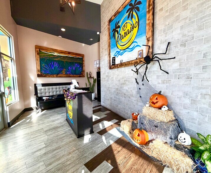 More Photos Of 306 E Chestnut St, Strafford Freestanding For Sale