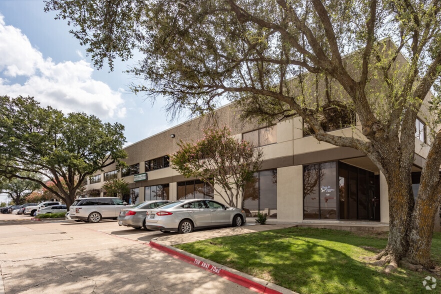 More Photos Of 1702 Minters Chapel Rd, Grapevine Research And Development For Lease