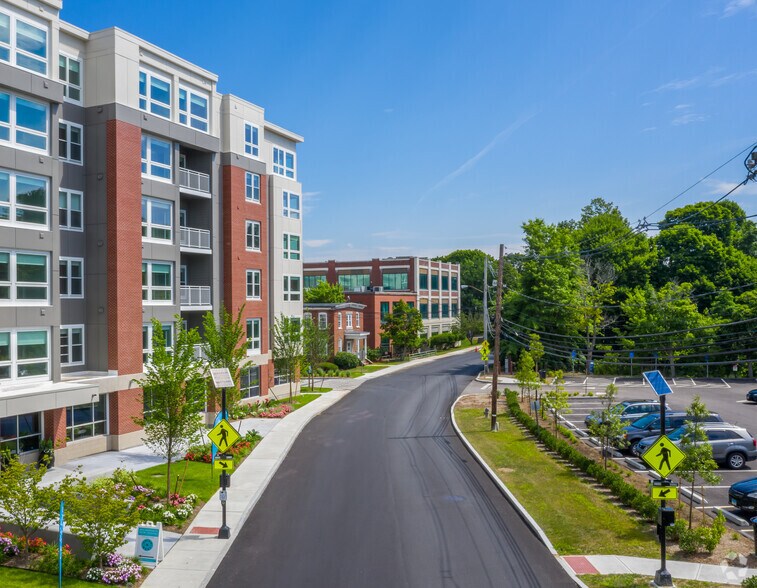 More Photos Of 55-95 West St, Walpole Research And Development For Lease