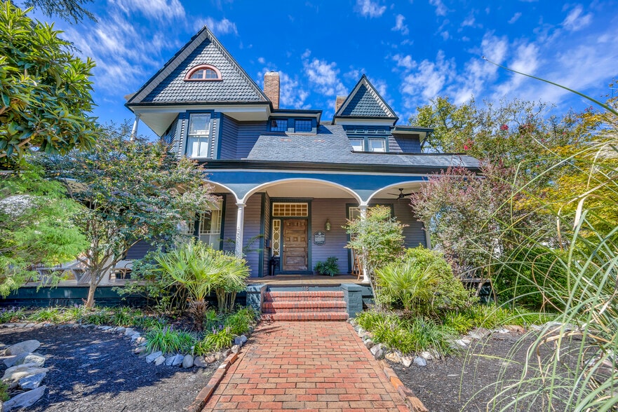 Primary Photo Of 118 S 4th St, Wilmington Hospitality For Sale