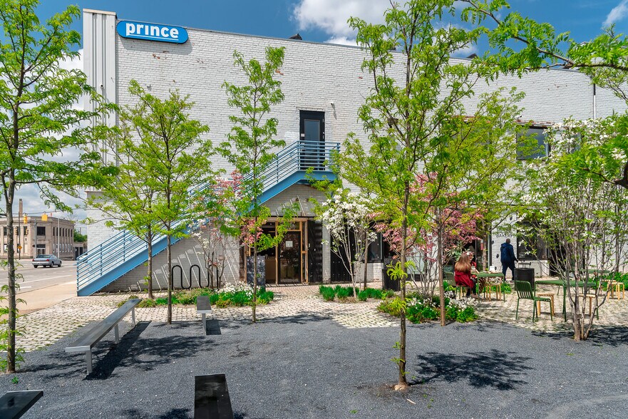 More Photos Of 4884-4892 Grand River Ave, Detroit Storefront Retail Office For Lease